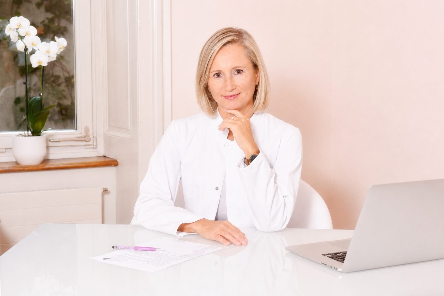 Dr. med. Anna M. Wagner in her practice in Basel